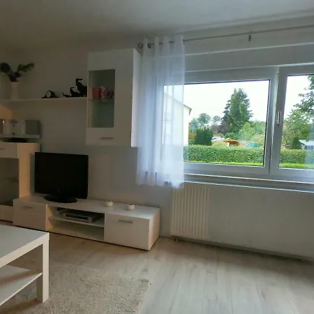 Moderne Helle 2,5 Mit Grossem Bad Und Kueche In *