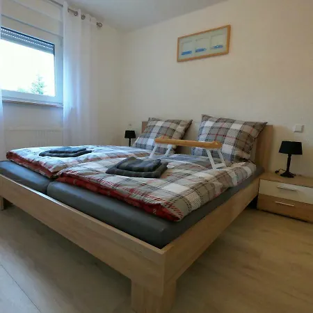 Appartement Moderne Helle 2,5 Mit Grossem Bad Und Kueche In