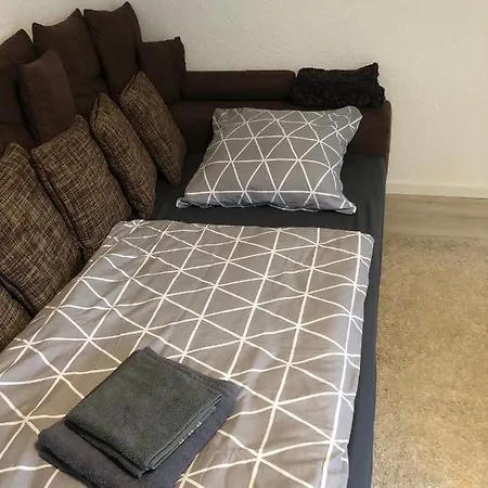 Appartement Moderne Helle 2,5 Mit Grossem Bad Und Kueche In